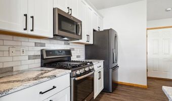 1415 Deerfield Dr, North Liberty, IA 52317