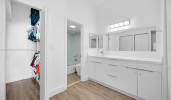 20505 E Country Club Dr 137, Aventura, FL 33180
