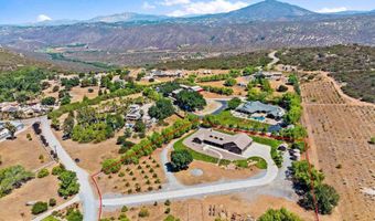 19553 Hidden Glen Rd, Alpine, CA 91901