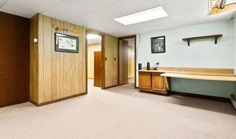 224 Sunderland Dr, Auburn, ME 04210
