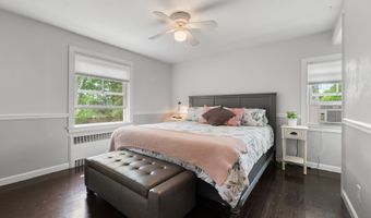 8 Maple Ave, Clinton, CT 06413