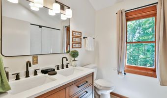 21663 OATLANDS Rd, Aldie, VA 20105