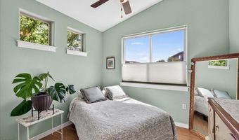 106 Dunn Cir, Ashland, OR 97520