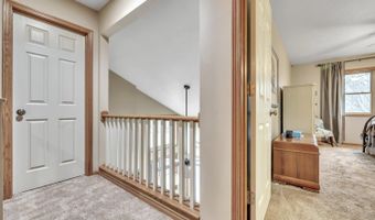 352 Emerald Dr, Arnolds Park, IA 51331