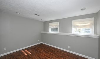 990 Whisperwood Ln, Aurora, OH 44202