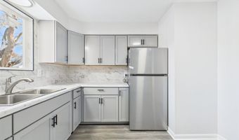 10 W 41st St, Anderson, IN 46013