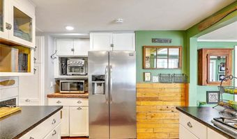44 Washington Rd, Barrington, RI 02806