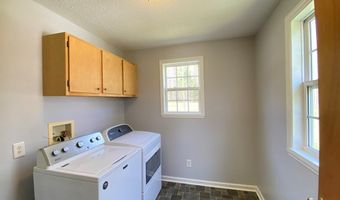 427 Muscadine Trl, Baskerville, VA 23915
