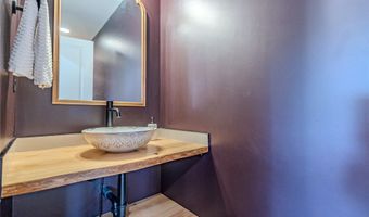 2203 NW Lakeside Ct, Ankeny, IA 50023