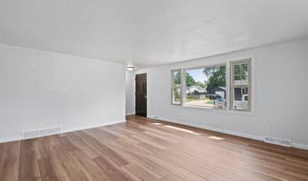 1074 6TH St, Green Bay, WI 54304