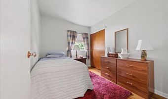 29 E MAPLE Ave, Bellmawr, NJ 08031
