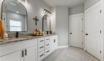 16 Hawthorn Ln, Bella Vista, AR 72715