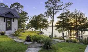 927 N Shore Dr, Biloxi, MS 39532