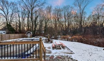 566 Morley Ct, Belford, NJ 07718