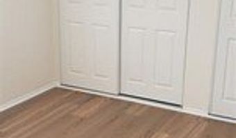 10185 Allen Pointe Dr, Allen Park, MI 48101