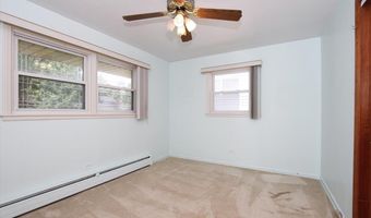 831 S Mitchell Ave, Arlington Heights, IL 60005