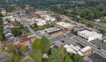 121 NW Russell Rd, Abingdon, VA 24210