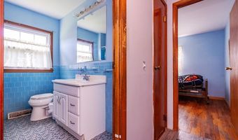 74 Brookhaven Dr, East Providence, RI 02914