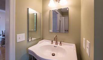 4614 ROXBURY Dr, Bethesda, MD 20814