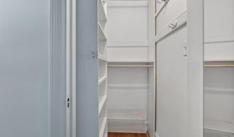 3041 SEDGWICK St NW 201-D, Washington, DC 20008