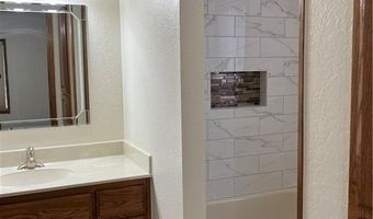 21 Farnham Dr, Bella Vista, AR 72714