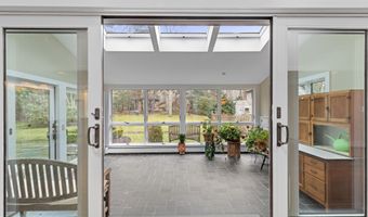 29 Sturgis Ln, Barnstable, MA 02630