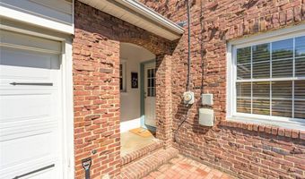228 Kenwick Dr, Akron, OH 44313