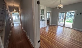 1207 8th St, Aurora, NE 68818