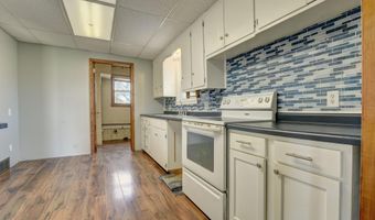 910 2nd Ave, Armstrong, IA 50514