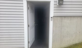 366 Federal Rd, Brookfield, CT 06804