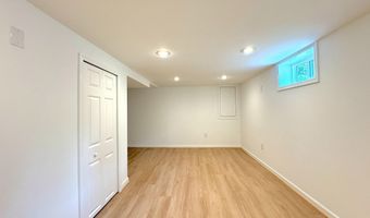 5700 FENWICK Dr, Alexandria, VA 22303