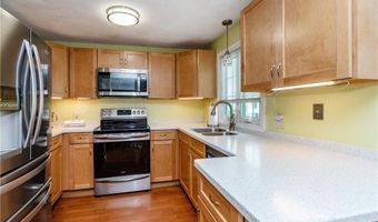 100 Scenery Ln, Johnston, RI 02919