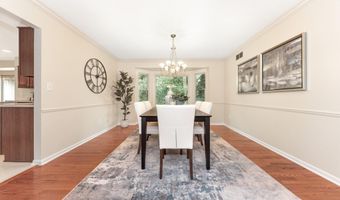 5521 Lohr Lake Dr, Ann Arbor, MI 48108