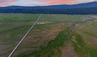 17 Gray Ln, Cascade, ID 83611