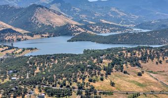 11597 Corp Ranch Rd, Ashland, OR 97520