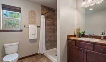 702 Glacier Loop Rd, Bayview, ID 83803