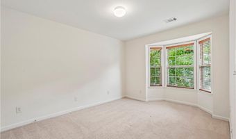 945 Prestwyck Ct, Alpharetta, GA 30004