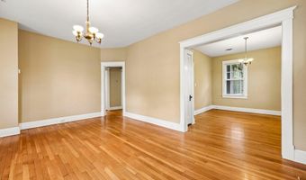 526 N IVY St, Arlington, VA 22201