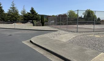 801 BROOKHAVEN Dr A, Brookings, OR 97415