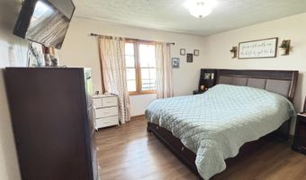 18555 Days Way Ln, Aurora, IN 47001