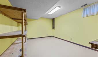 1267 Nursery Hill Ln, Arden Hills, MN 55112