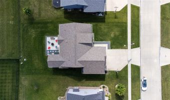 302 33rd St SE, Altoona, IA 50009