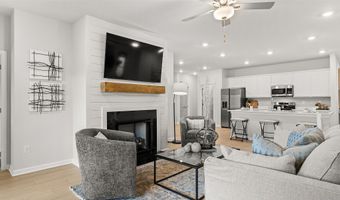 17990 Longleaf Dr, Athens, AL 35611