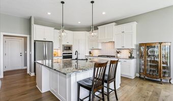 2407 N Lakeside Cir, Andover, KS 67002