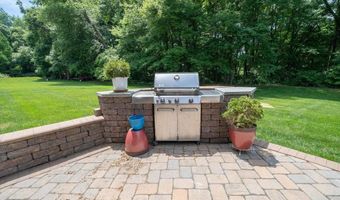 17 WATERTON Dr, Bear, DE 19701