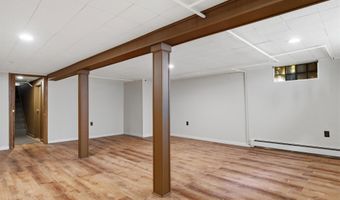 49 Gipp Rd, Albany, NY 12203