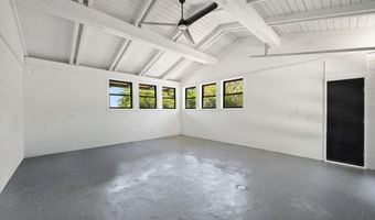965 Hog Back Rd, Haiku, HI 96708
