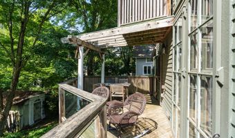 6 Spring St, Chester, CT 06412