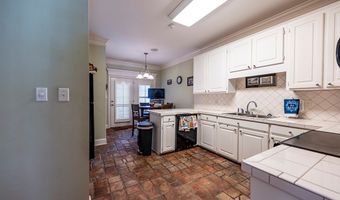608 Russell Rd, Albany, GA 31707
