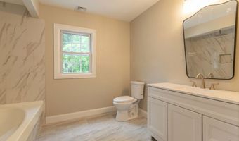 575 North St, Agawam, MA 01030